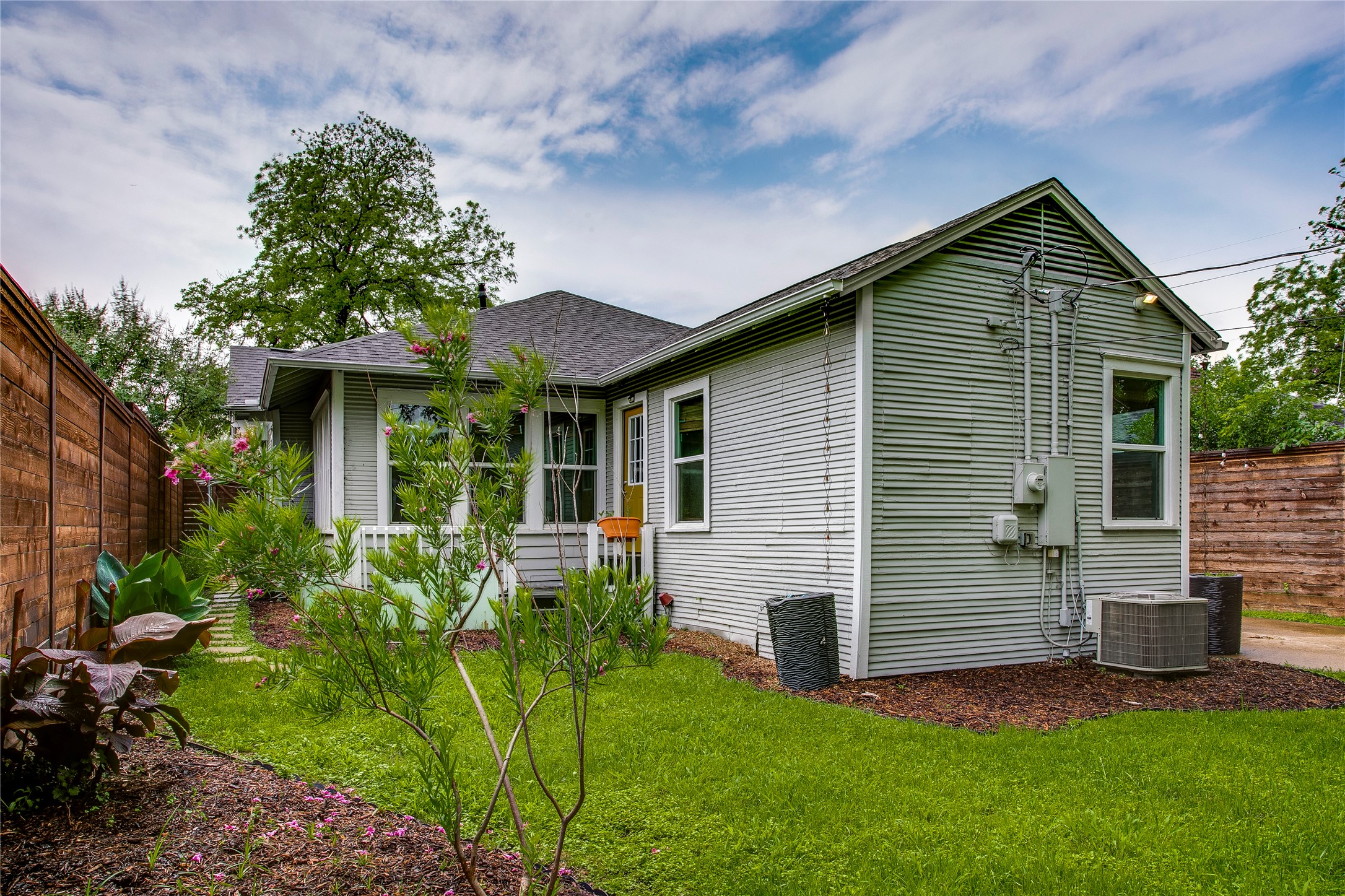 118 S Marlborough Avenue Dallas TX 75208