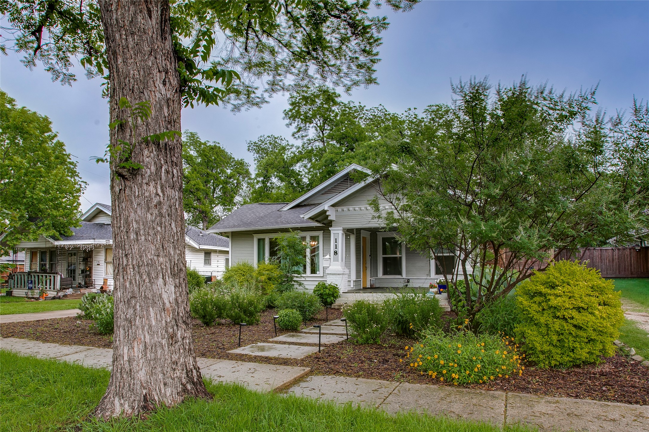 118 S Marlborough Avenue Dallas TX 75208