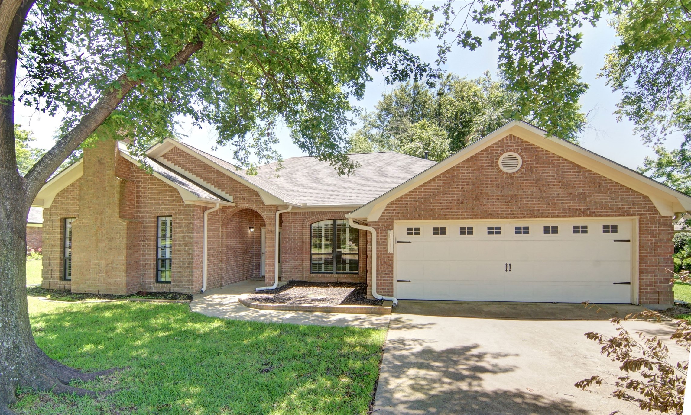 211 Spring Lake Mineola TX 75773
