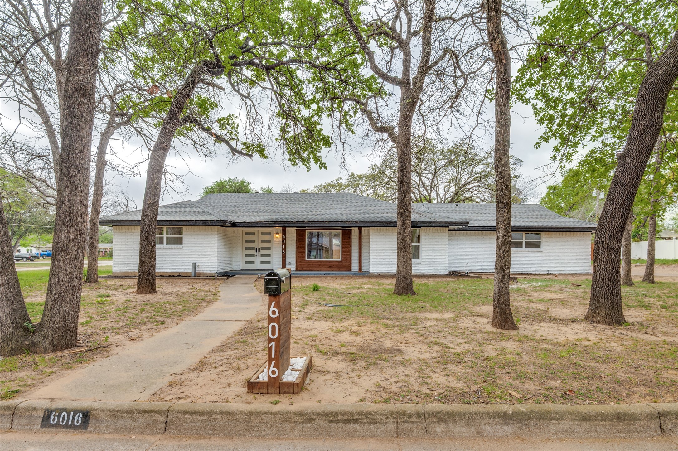 6016 Jacqueline Road Fort Worth TX 76112