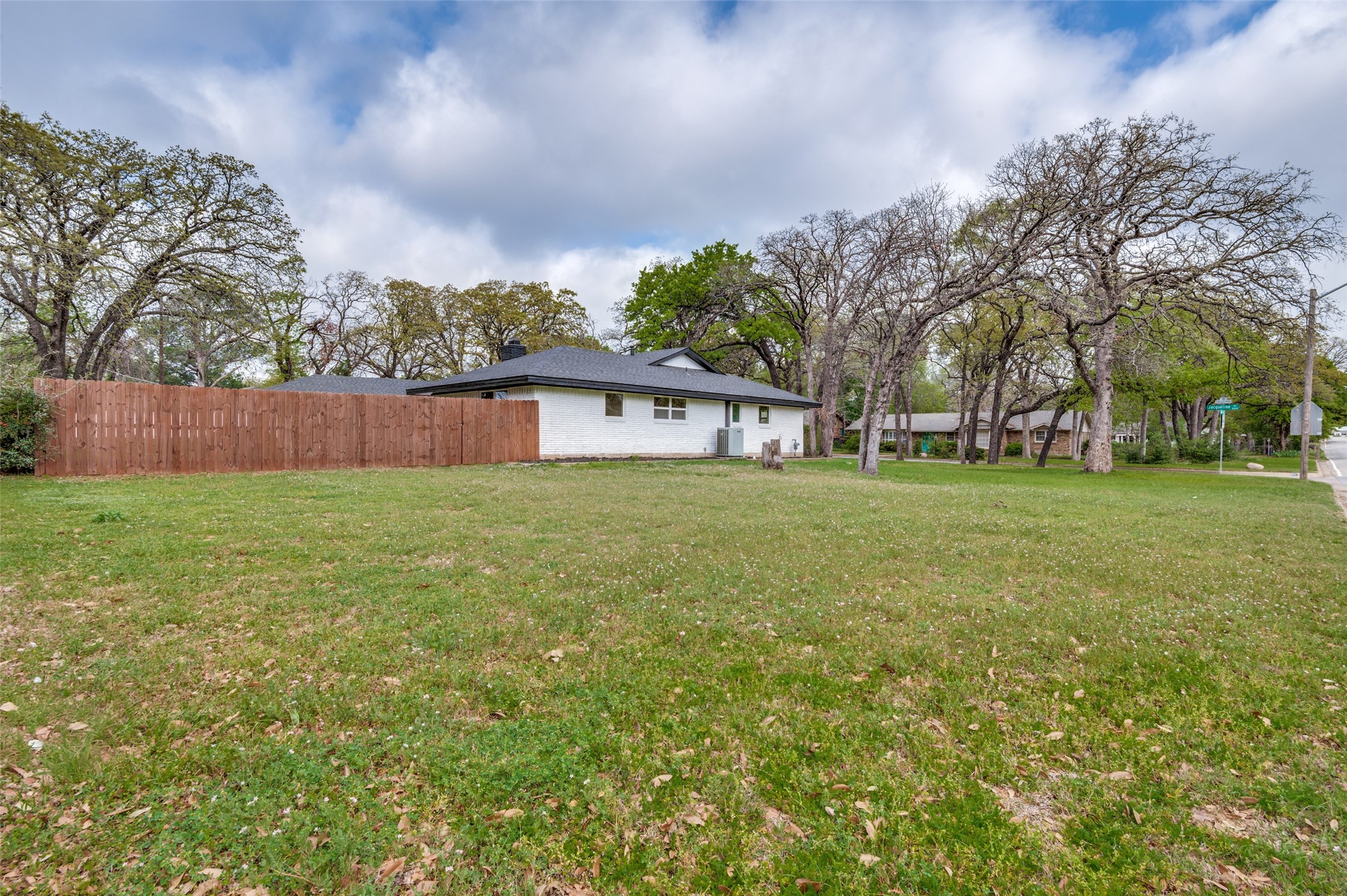 6016 Jacqueline Road Fort Worth TX 76112