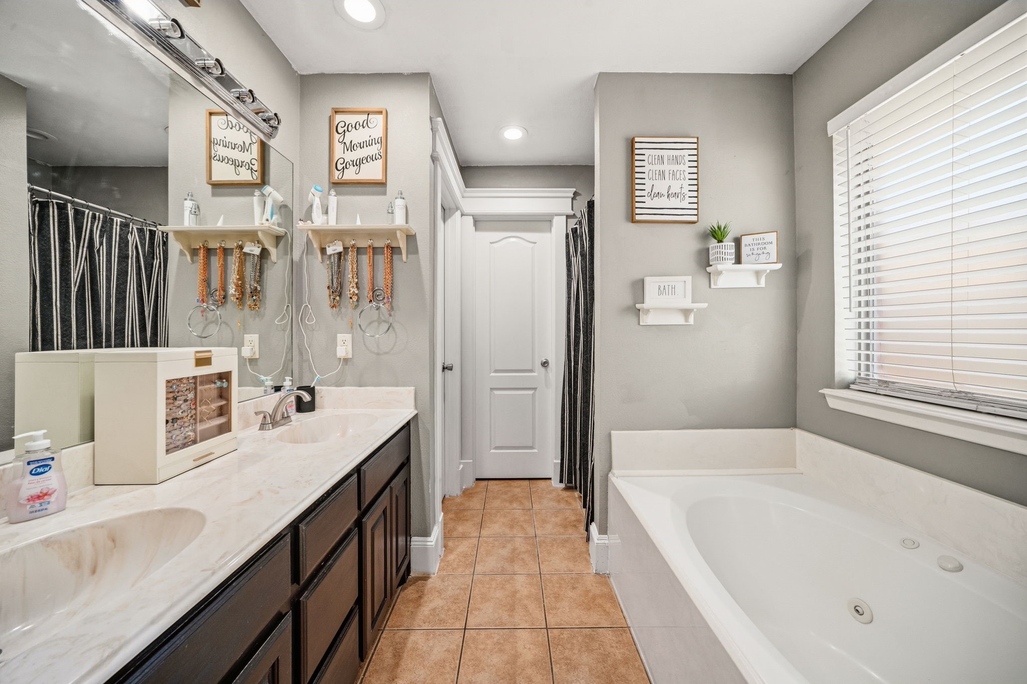 507 Sonny Avenue Ennis TX 75119
