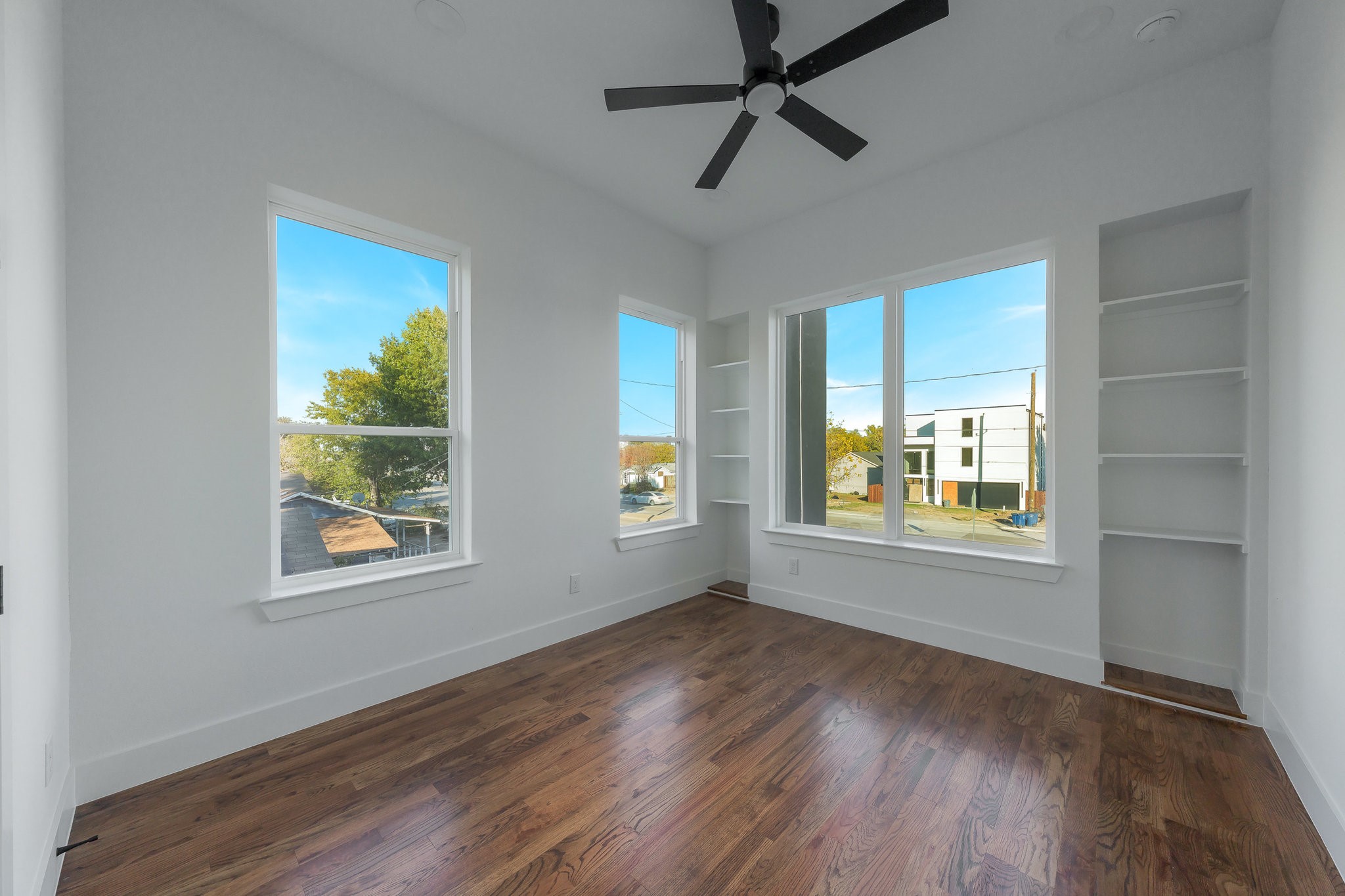 3351 Sylvan Avenue Dallas TX 75212