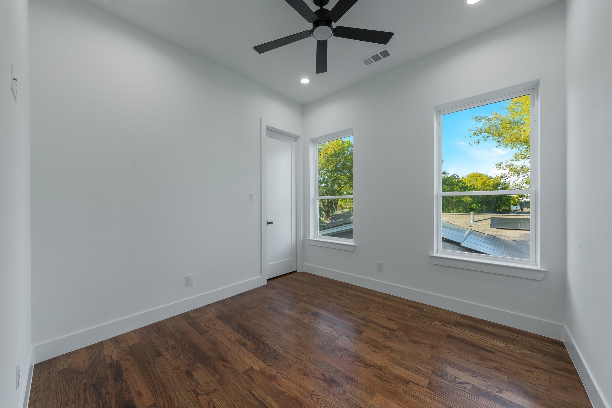 3351 Sylvan Avenue Dallas TX 75212