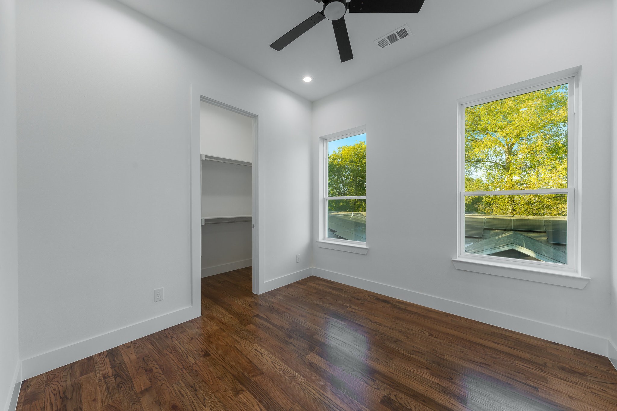3351 Sylvan Avenue Dallas TX 75212