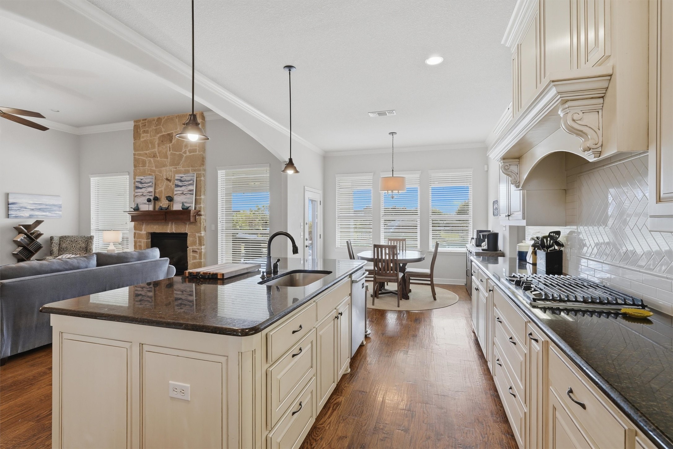 161 Creek Wood Drive Aledo TX 76008