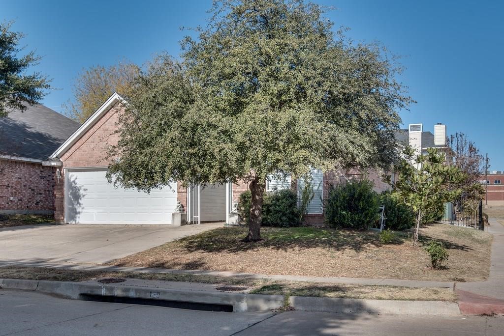 8841 San Joaquin Trail Fort Worth TX 76118