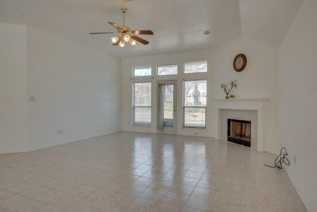 8841 San Joaquin Trail Fort Worth TX 76118