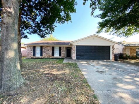 3921 Royal Crest Drive Fort Worth TX 76140