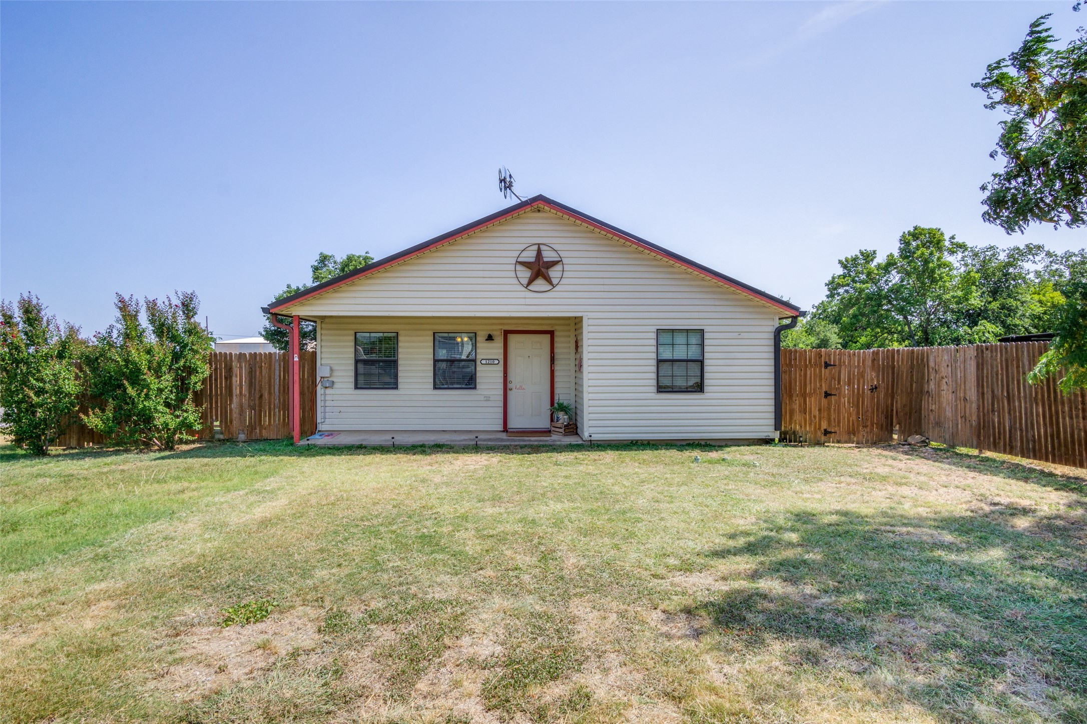 1210 SE 2nd Street Mineral Wells TX 76067