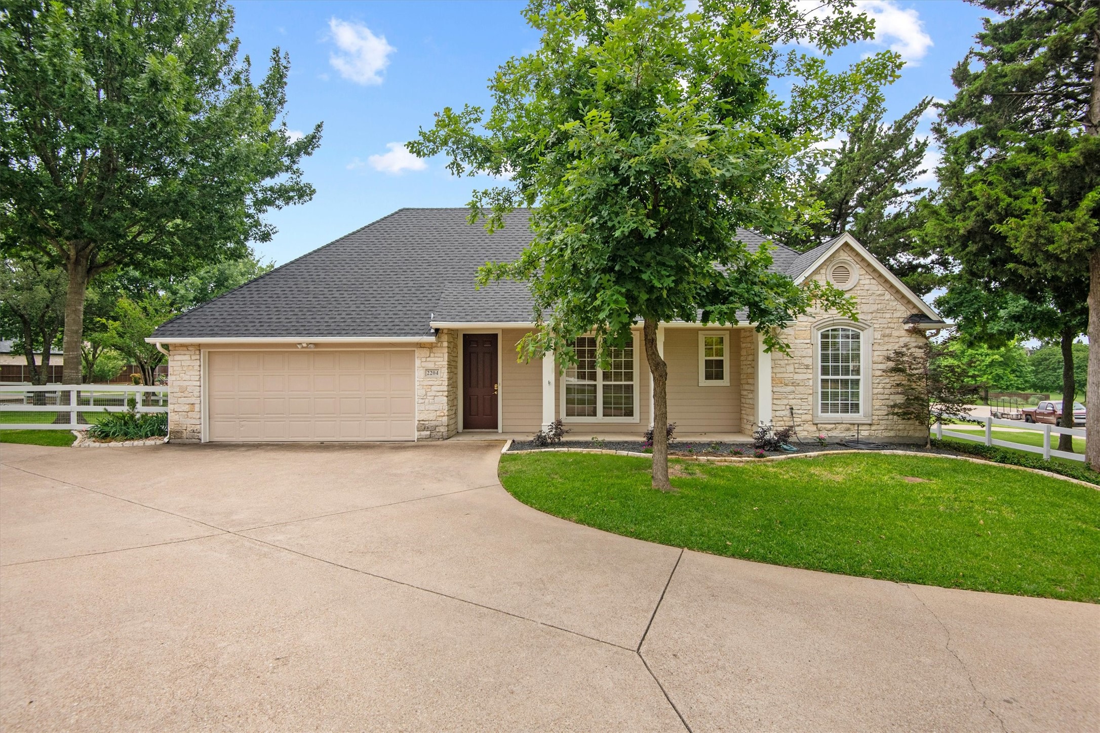 2202 Somerset Midlothian TX 76065