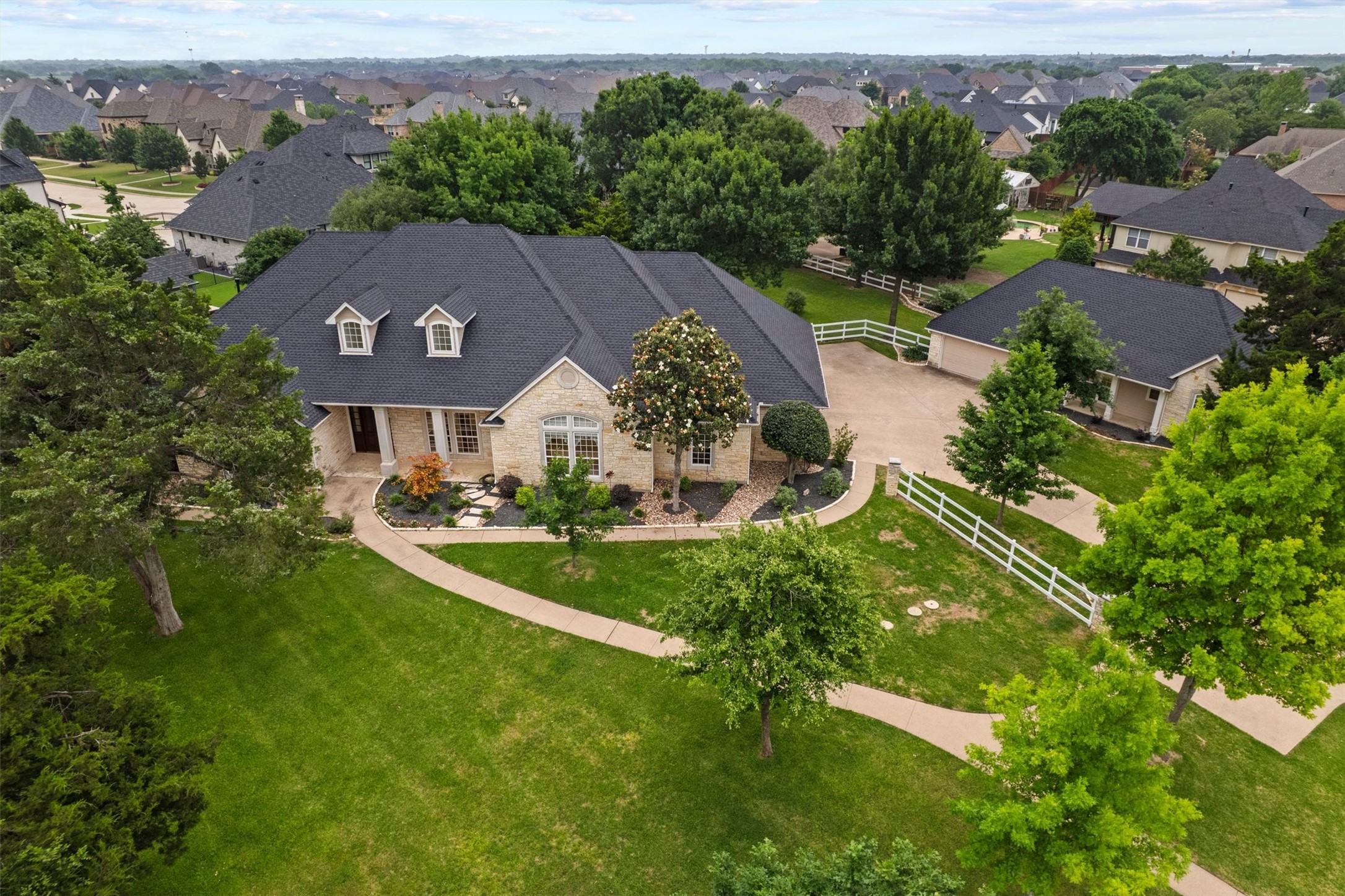 2202 Somerset Midlothian TX 76065