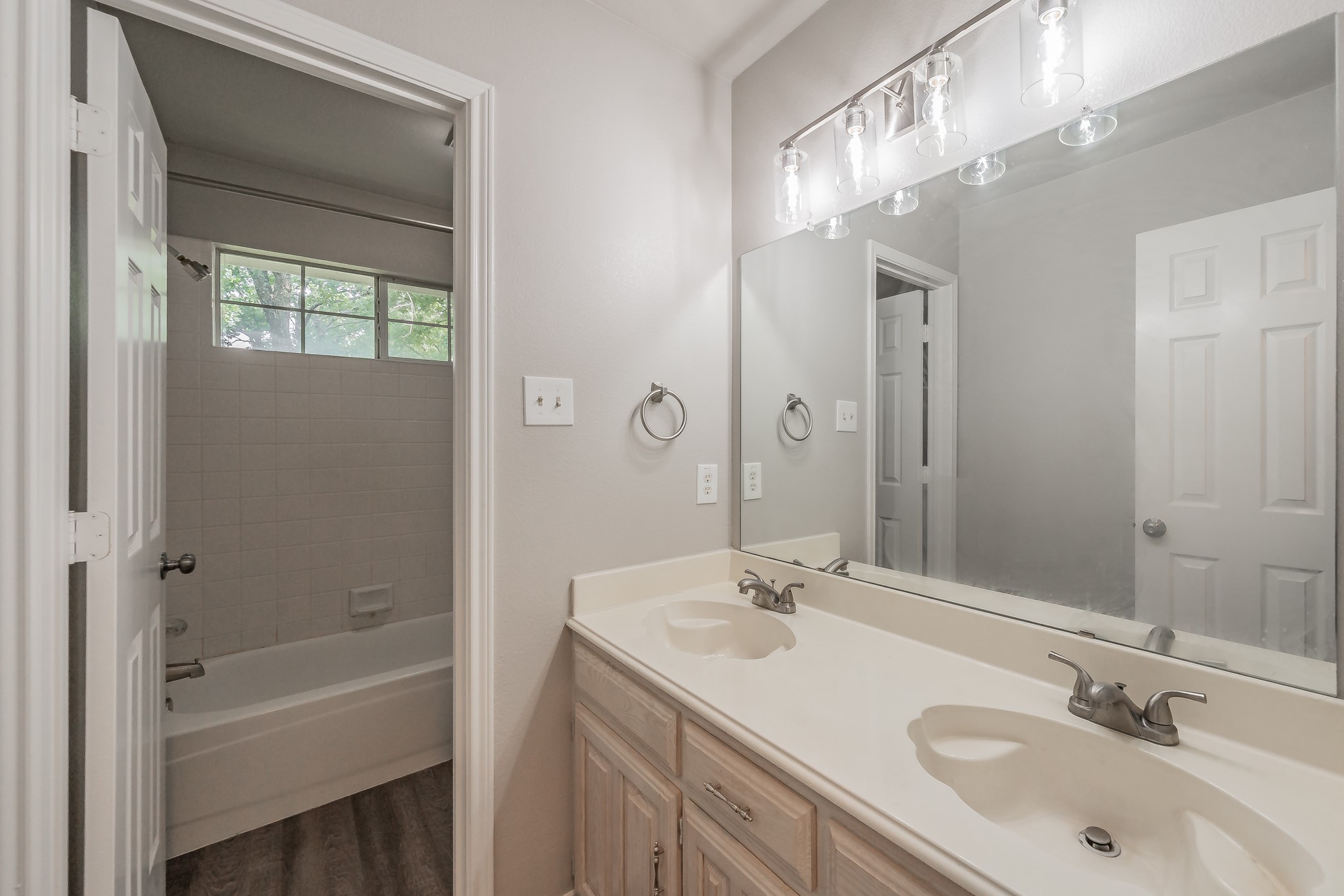 1803 Haydenbend Circle Grapevine TX 76051