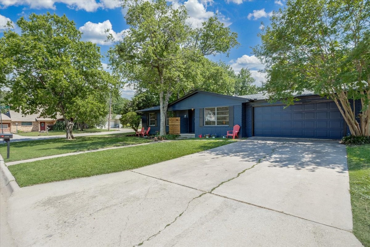 1210 Edinburg Lane Denton TX 76209