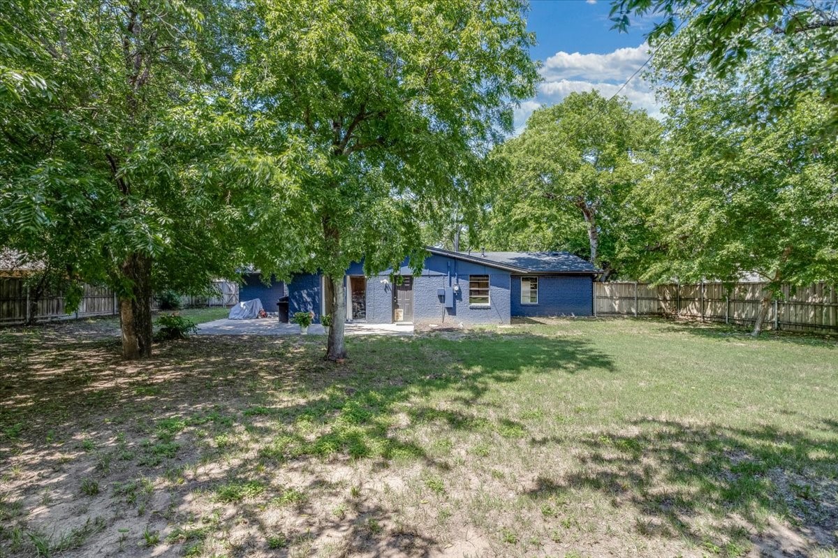 1210 Edinburg Lane Denton TX 76209
