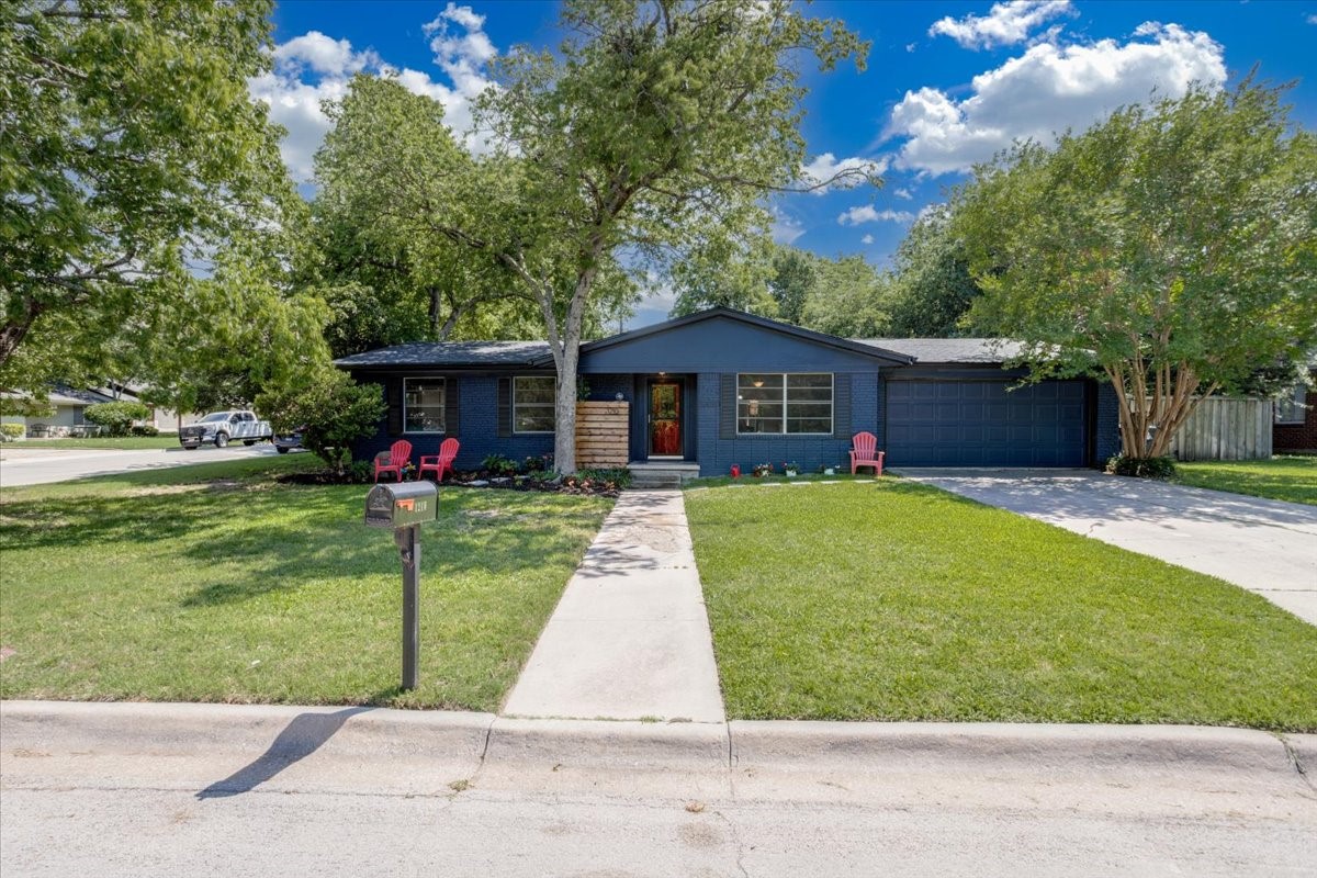 1210 Edinburg Lane Denton TX 76209