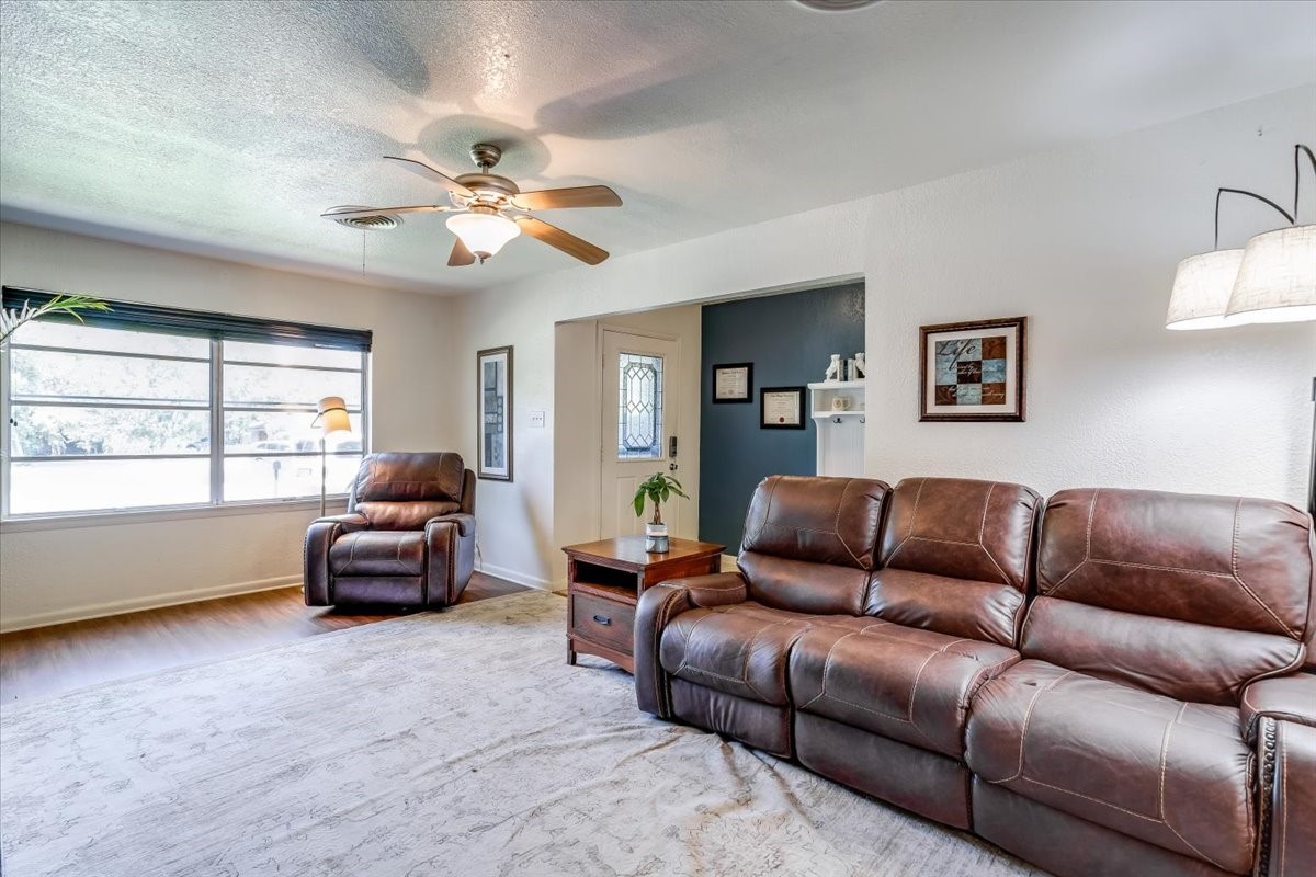 1210 Edinburg Lane Denton TX 76209