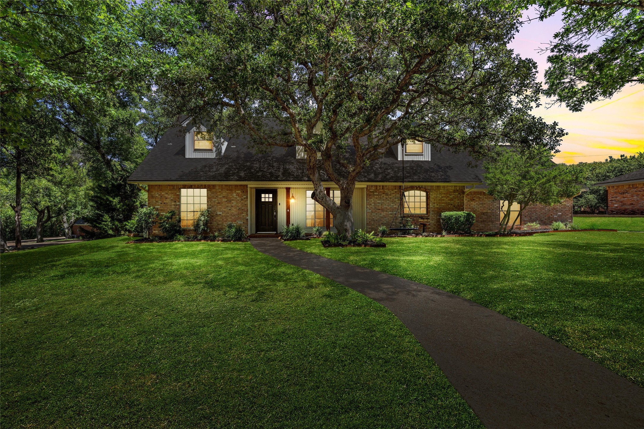 809 Woodland West Drive Woodway TX 76712