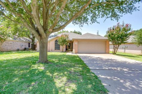 308 Comanche Walk Joshua TX 76058