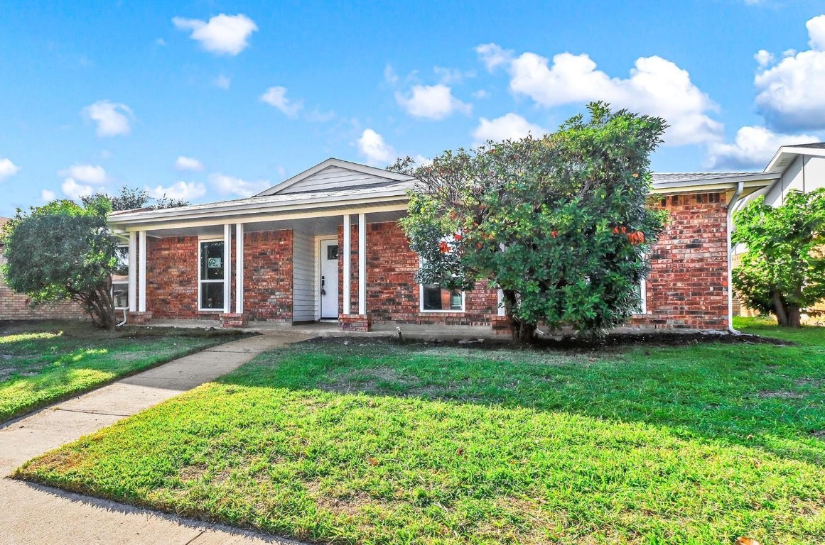 1908 White Rose Lane Carrollton TX 75007