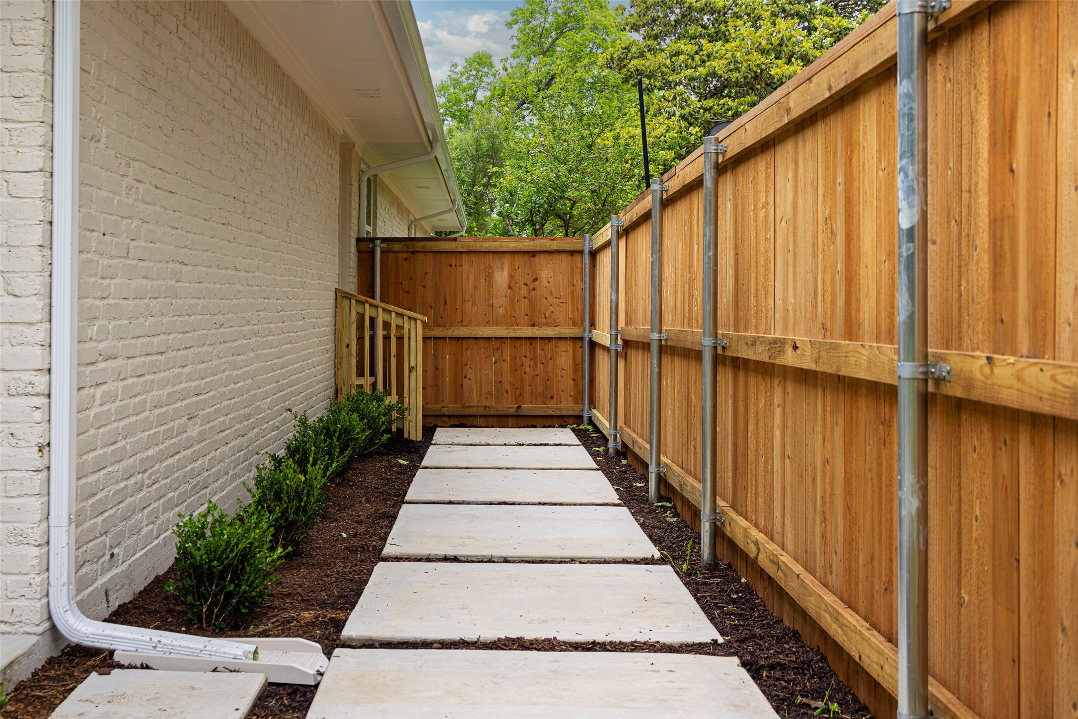 10817 Caprock Circle Dallas TX 75218