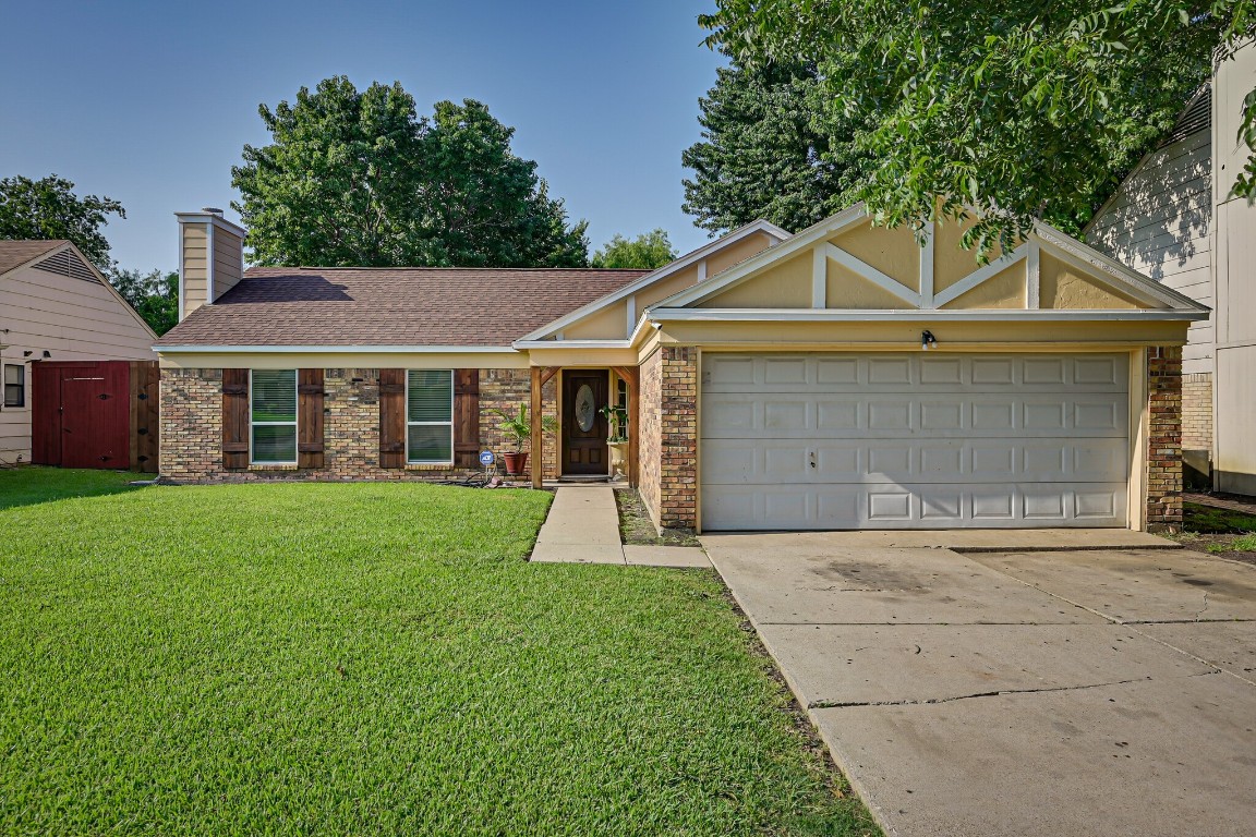 1706 Country Lane Arlington TX 76018