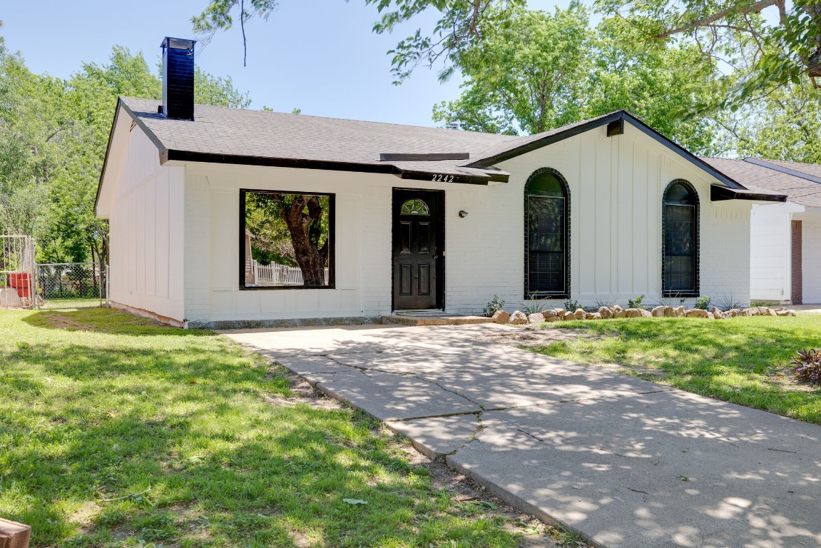 2242 Aggie Drive Grand Prairie TX 75051