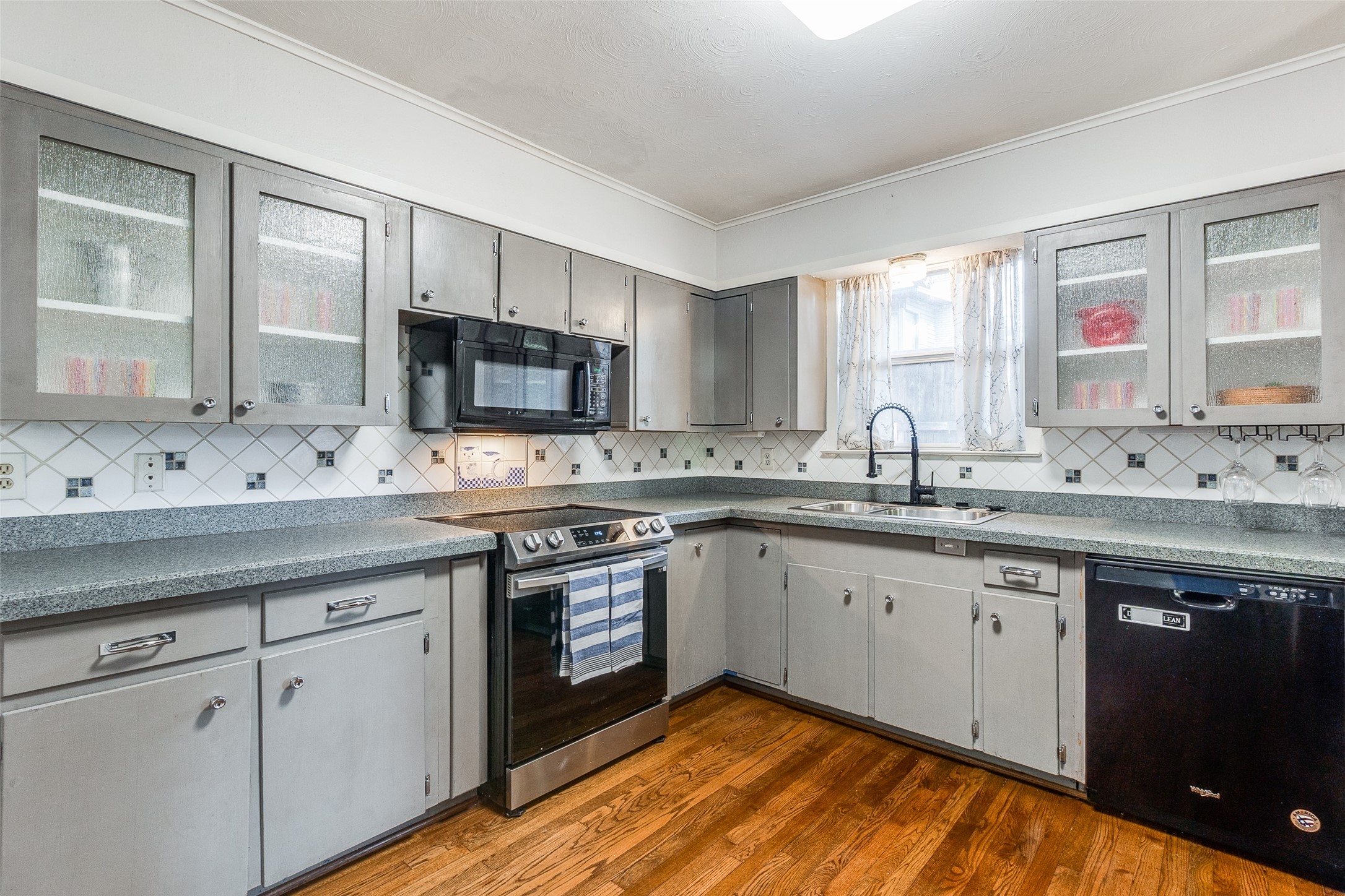 10421 Lake Gardens Drive Dallas TX 75218