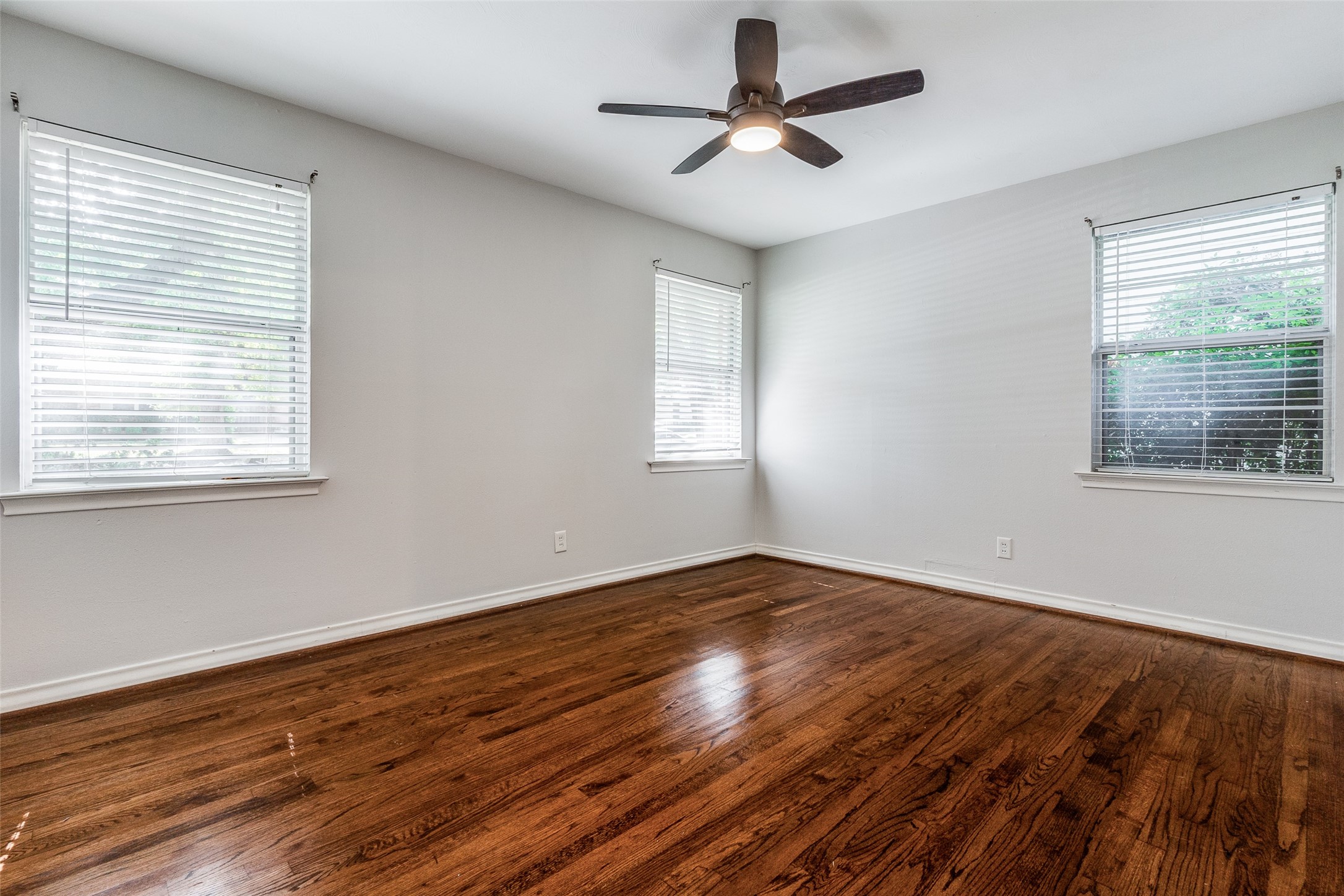 10421 Lake Gardens Drive Dallas TX 75218