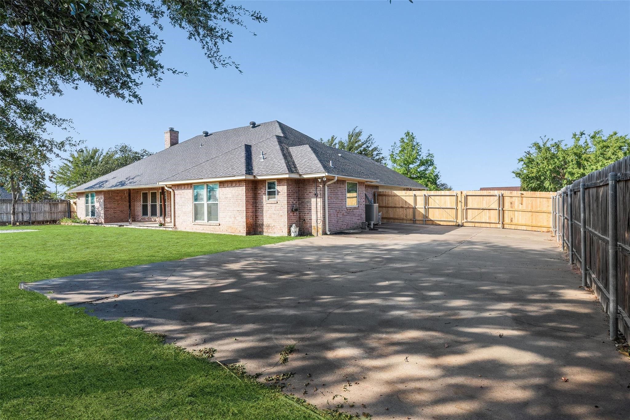 3905 Bonita Court Granbury TX 76049