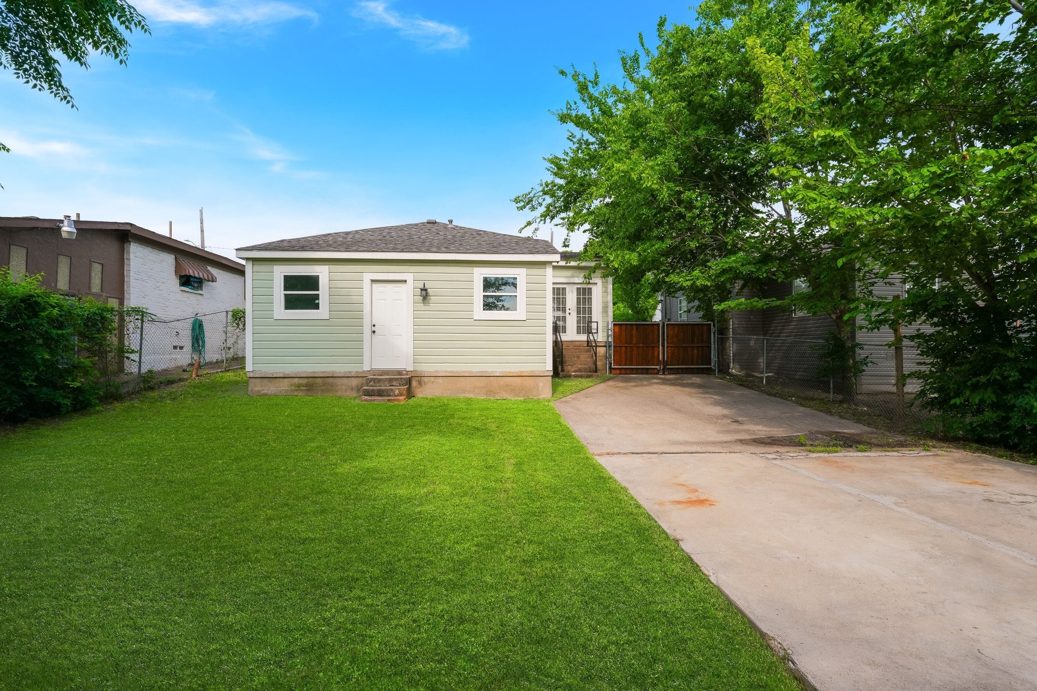 414 Avenue I Dallas TX 75203