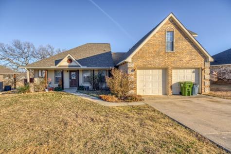 702 Holiday Hills Drive Mineral Wells TX 76067