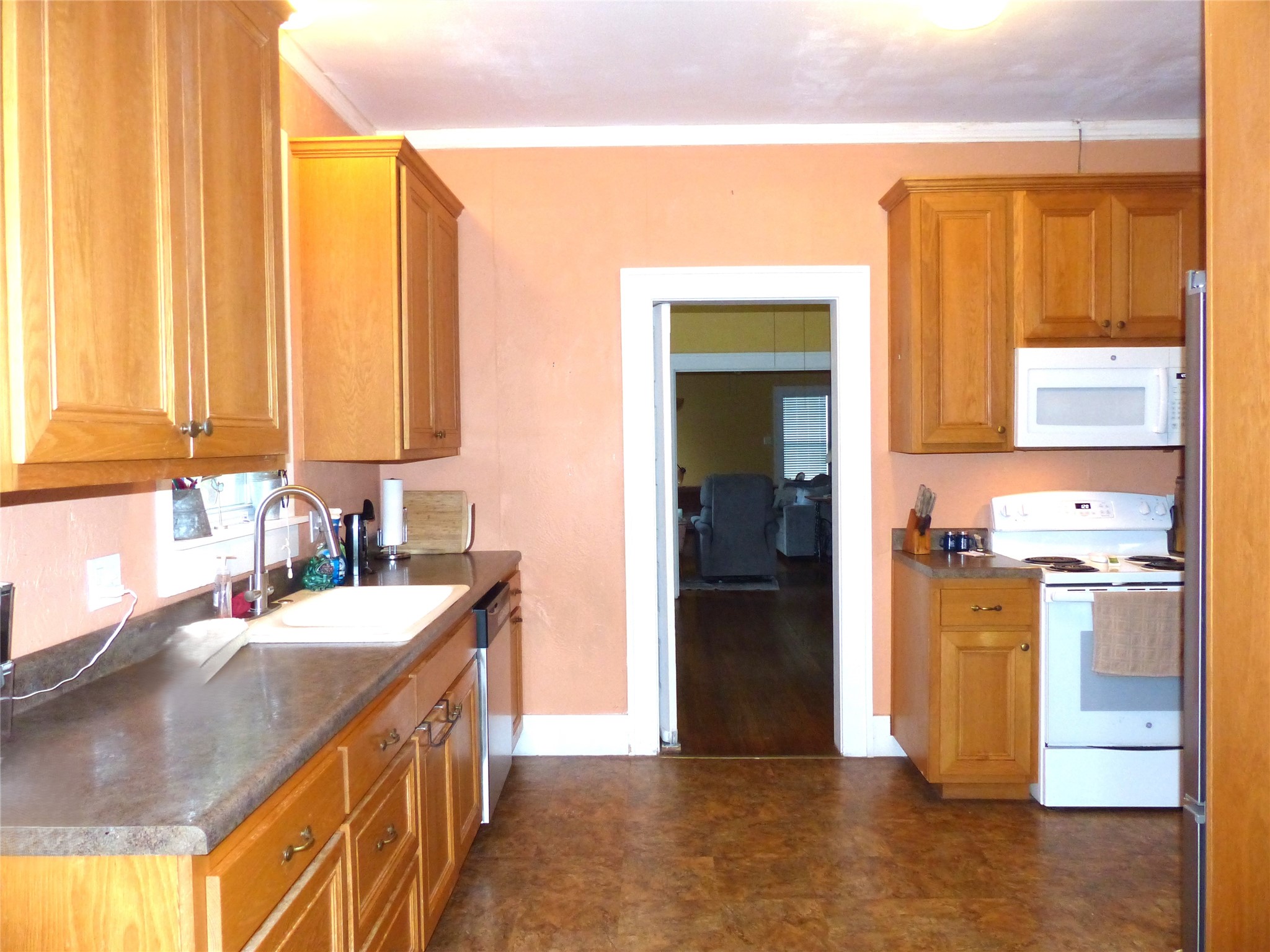 606 S Blackburn Brady TX 76825