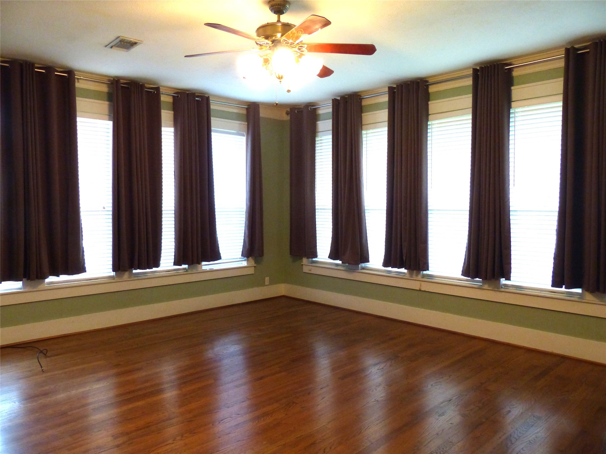 606 S Blackburn Brady TX 76825