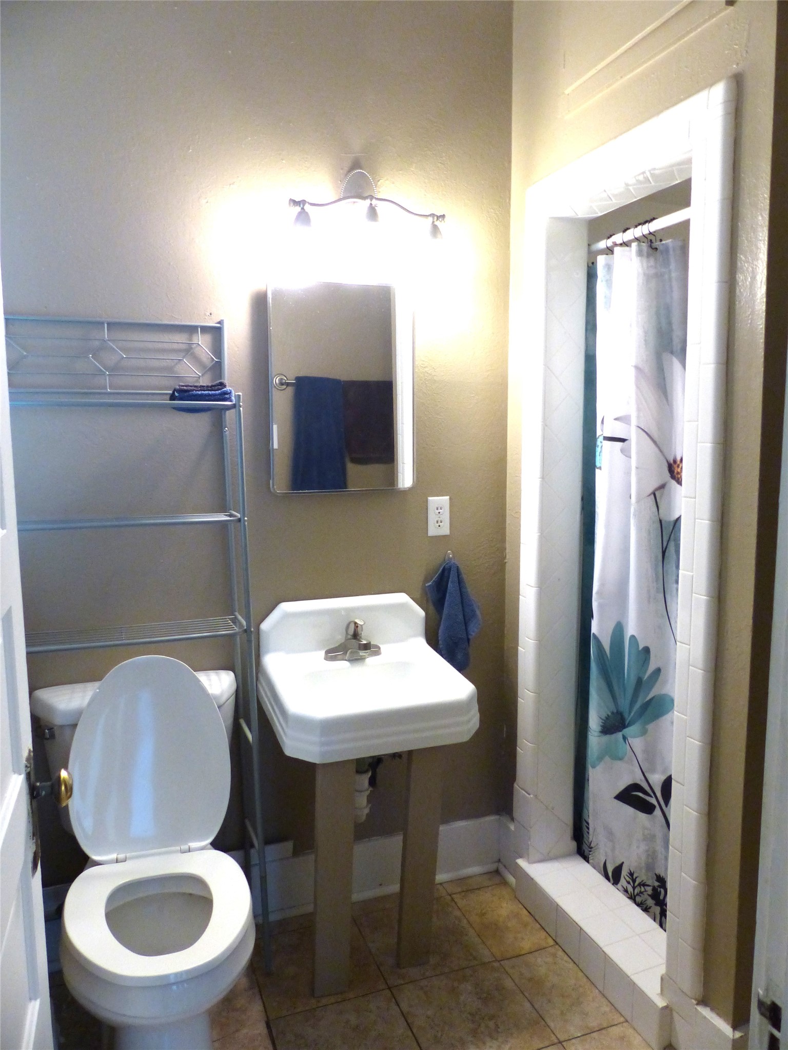 606 S Blackburn Brady TX 76825