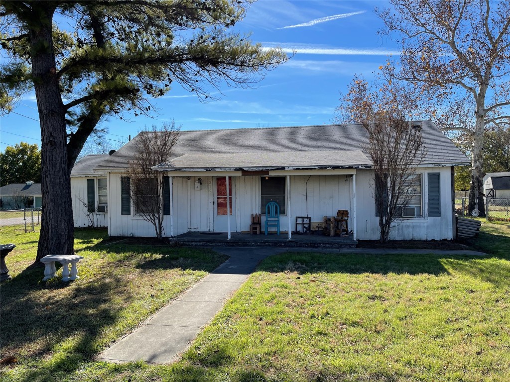 210 Boling Street Alvord TX 76225