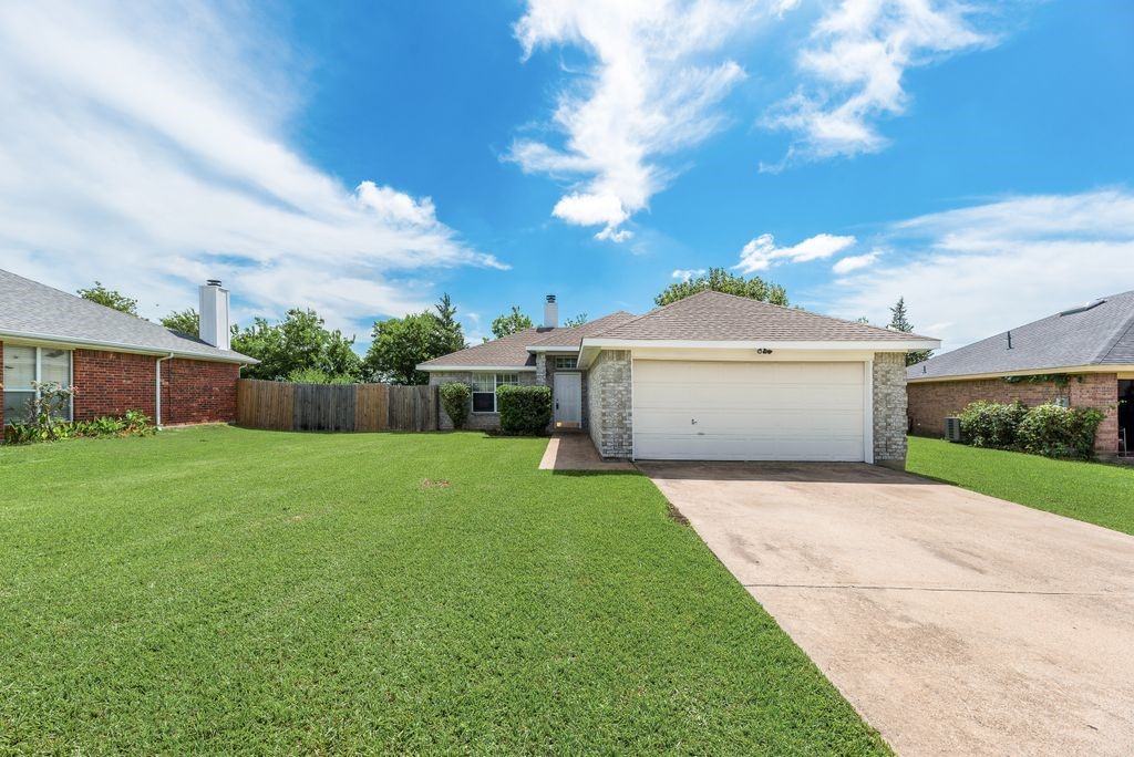 1415 S Medora Street Terrell TX 75160