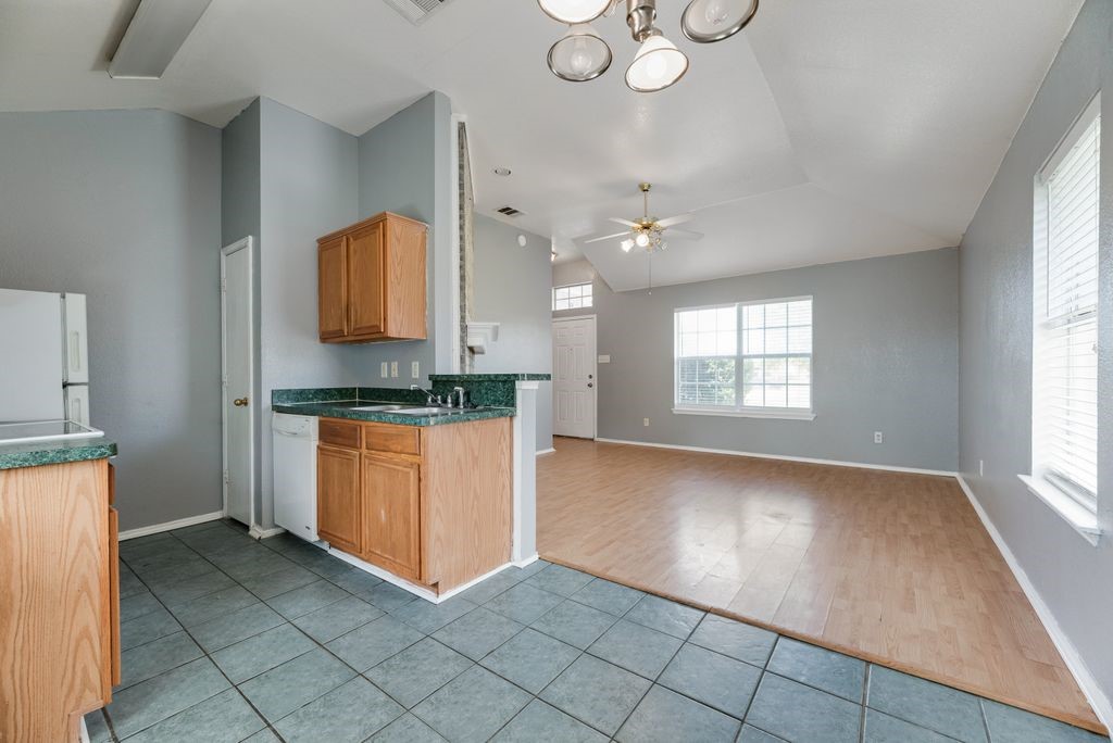 1415 S Medora Street Terrell TX 75160