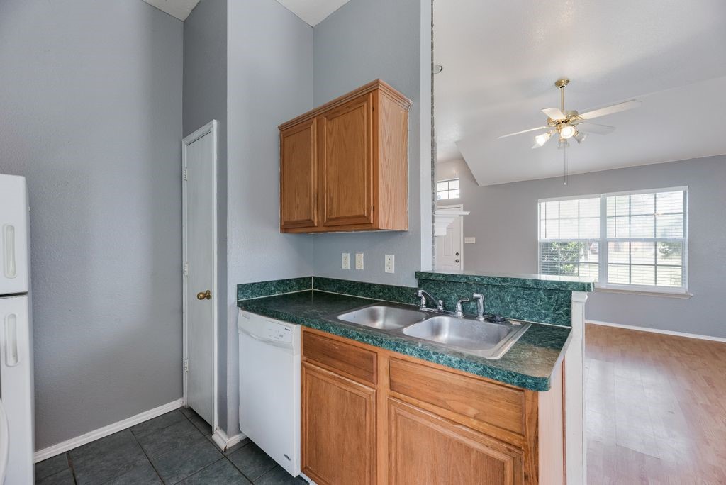 1415 S Medora Street Terrell TX 75160