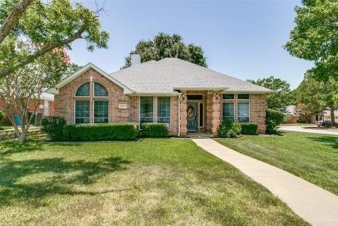 7041 Spanish Oaks Drive North Richland Hills TX 76182