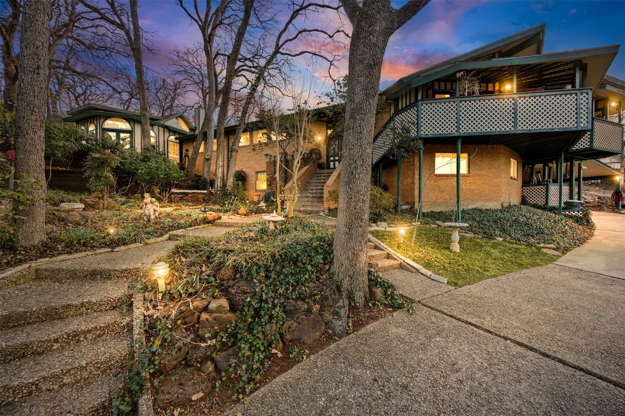 804 Valley Oaks Court Arlington TX 76012