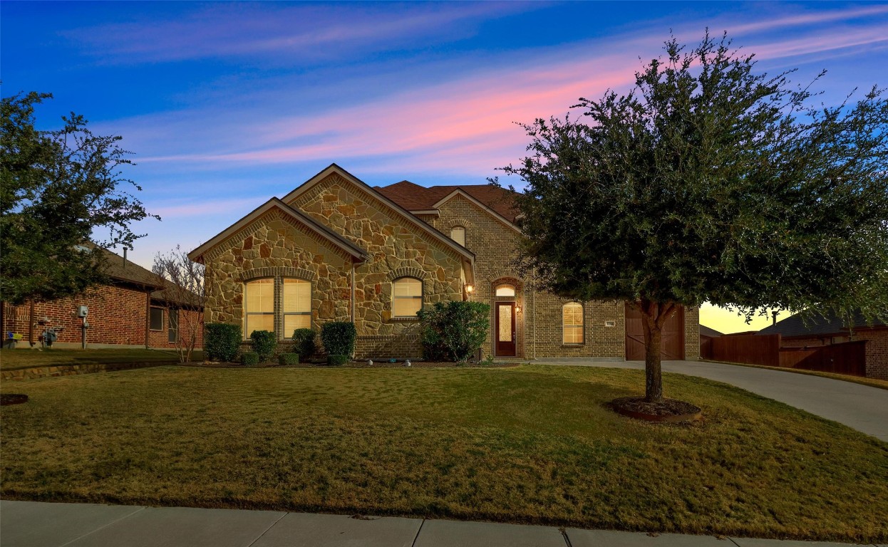 2214 Fallbrooke Drive Grand Prairie TX 75050