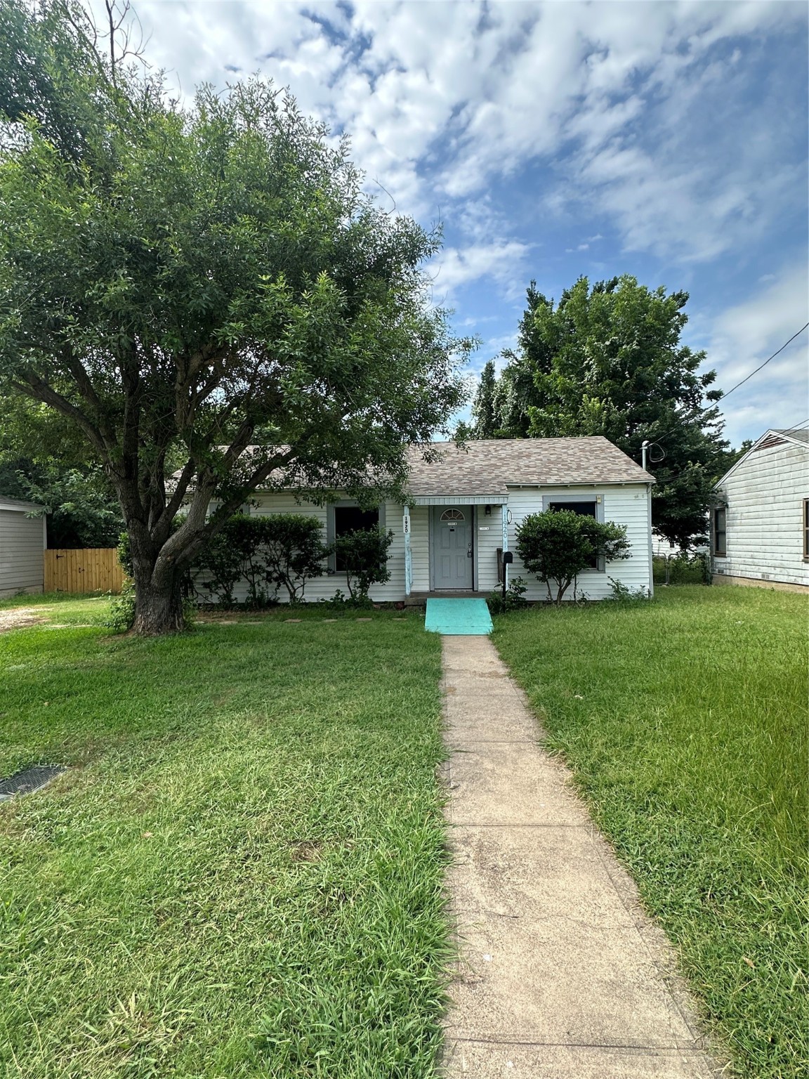 1920 Pembroke Street Irving TX 75060
