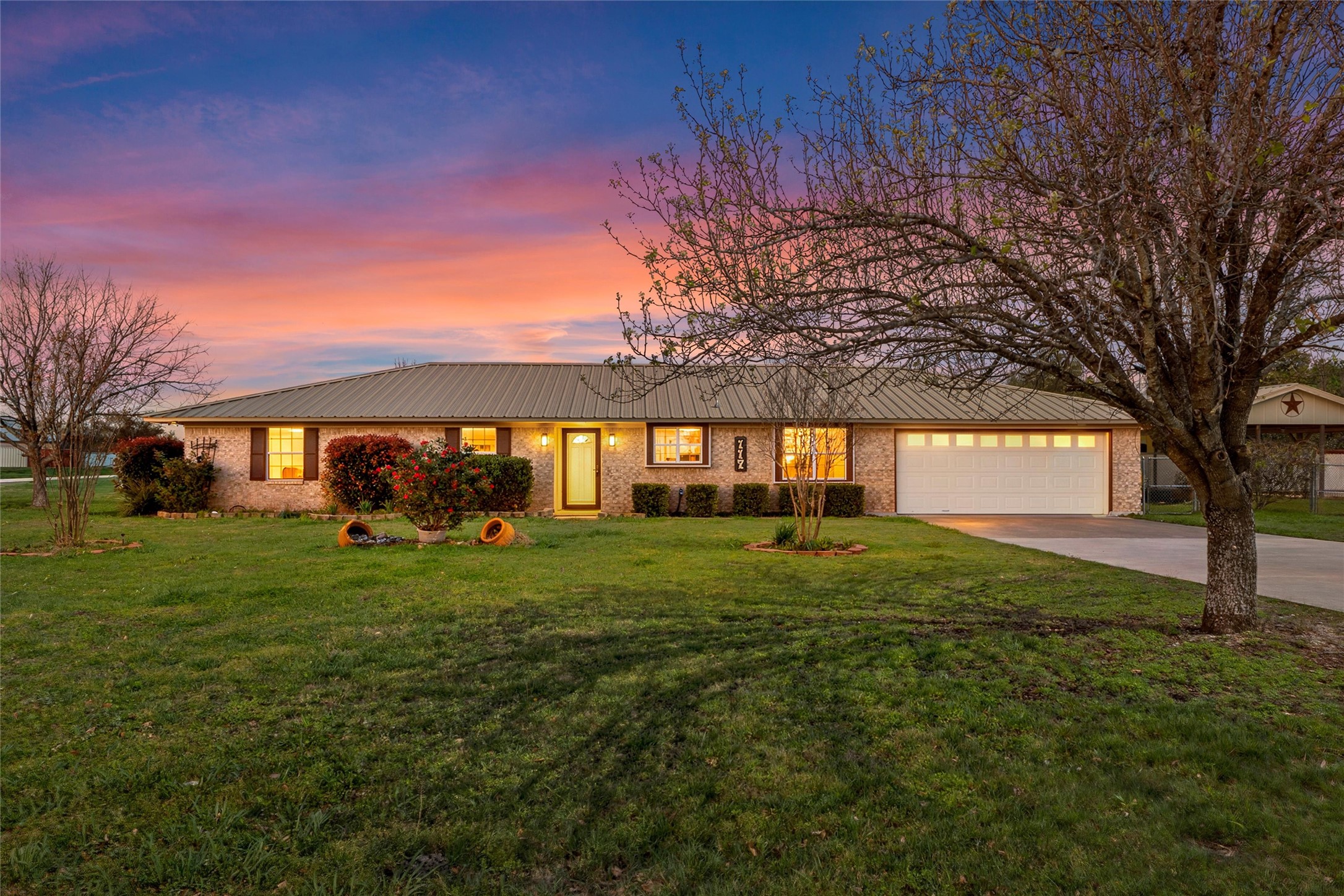 117 N 9th Street Lott TX 76656