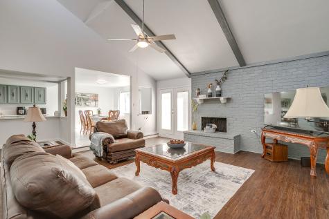 1007 Elk Grove Drive Richardson TX 75081