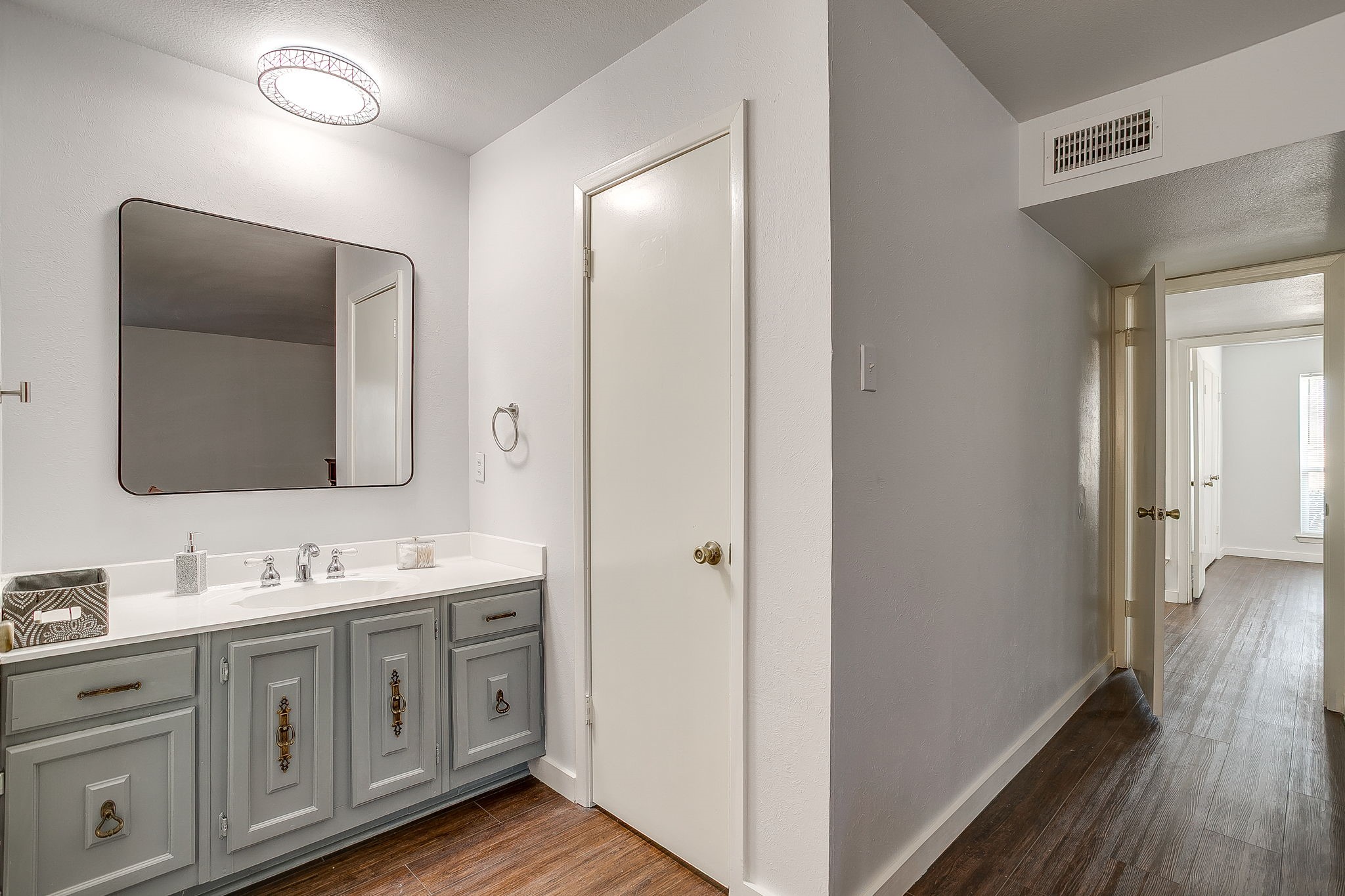 1007 Elk Grove Drive Richardson TX 75081