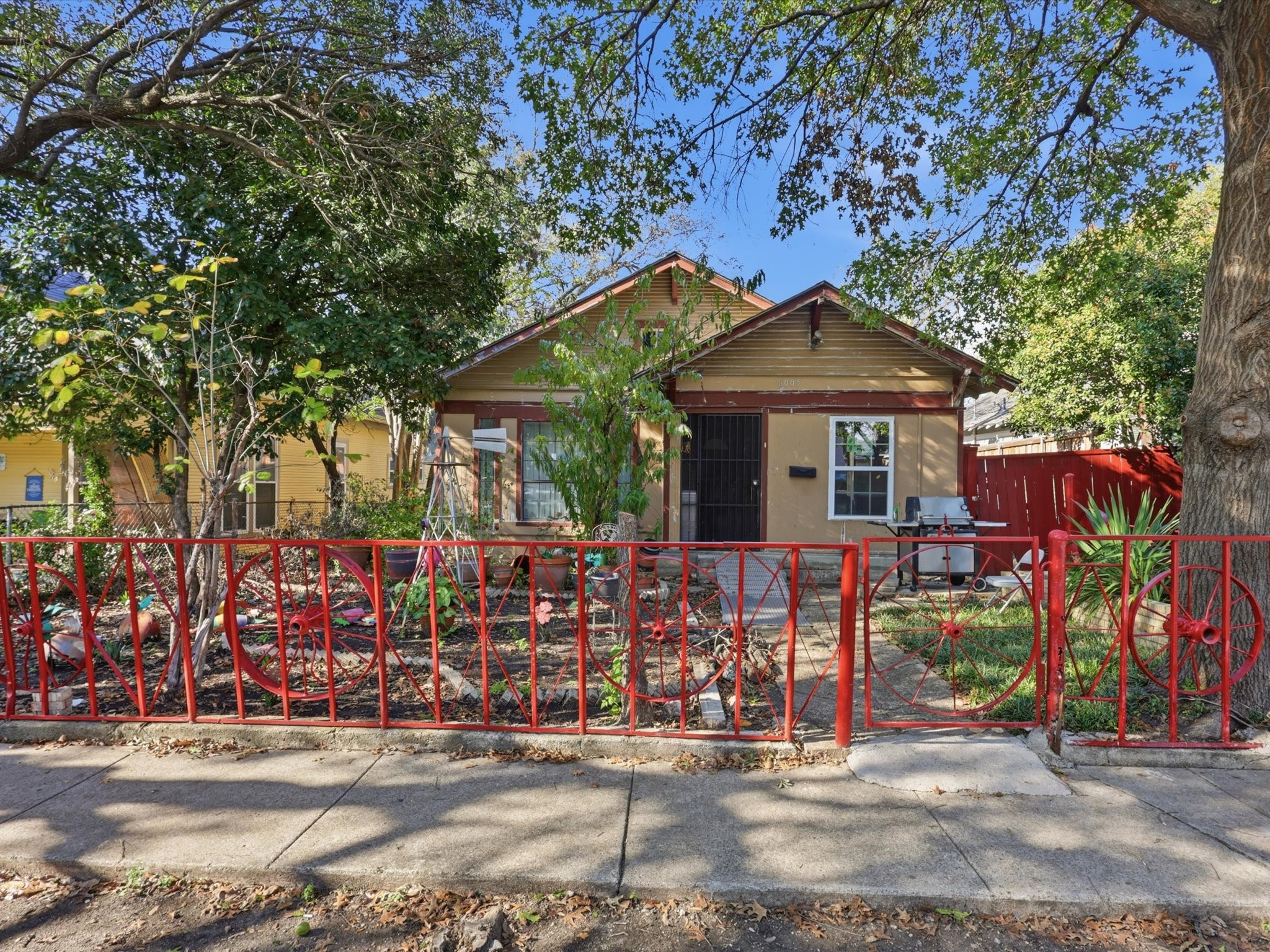 6005 Worth Street Dallas TX 75214