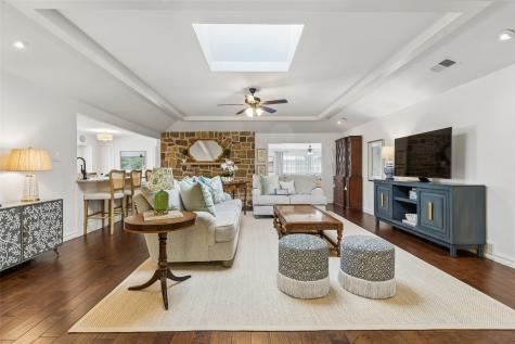 7335 La Sobrina Drive Dallas TX 75248