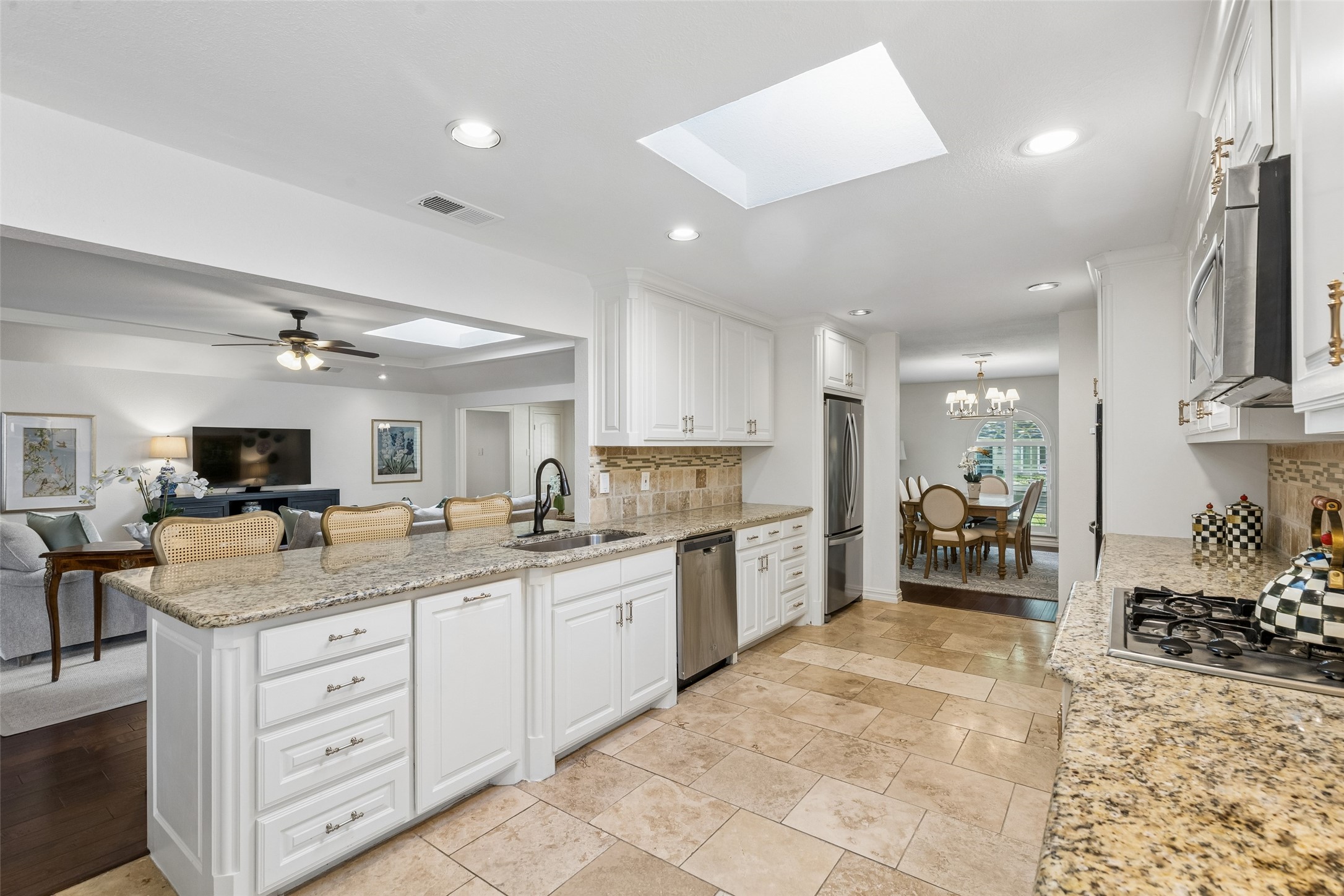 7335 La Sobrina Drive Dallas TX 75248