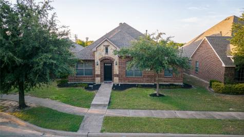 326 Village Drive Red Oak TX 75154